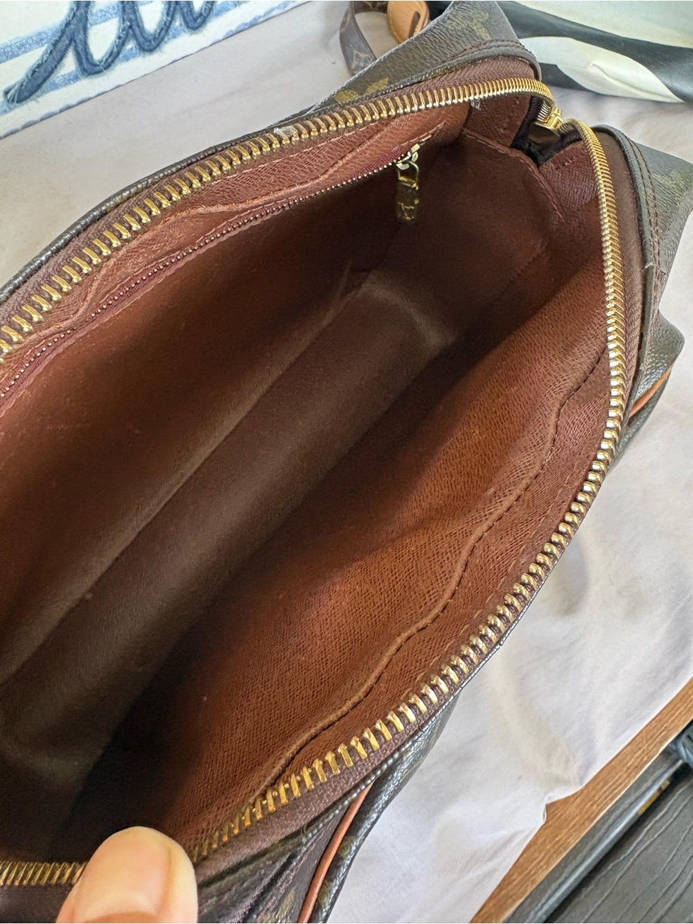 Louis Vuitton Vintage Nile Crossbody Messenger Bag Monogram Canvas Brown *READ* - Picture 12 of 17